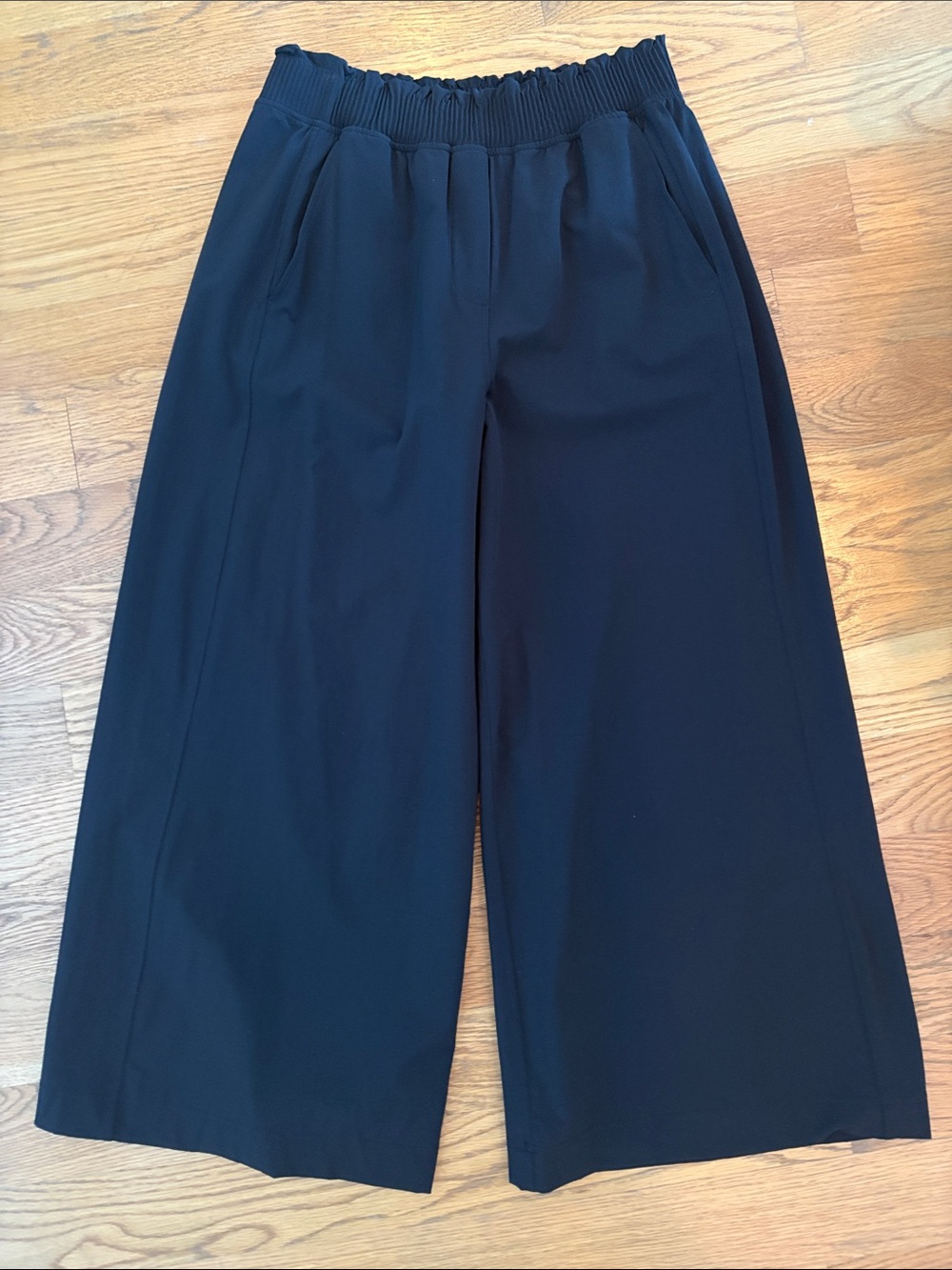Lululemon Black Elastic Waist Crop Wide Leg Pants